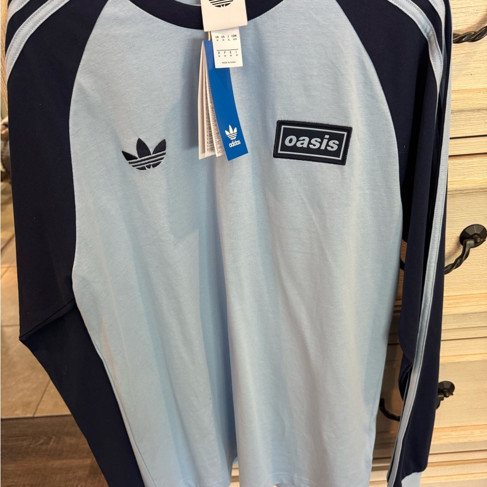 Oasis live ‘25 official concert shirt